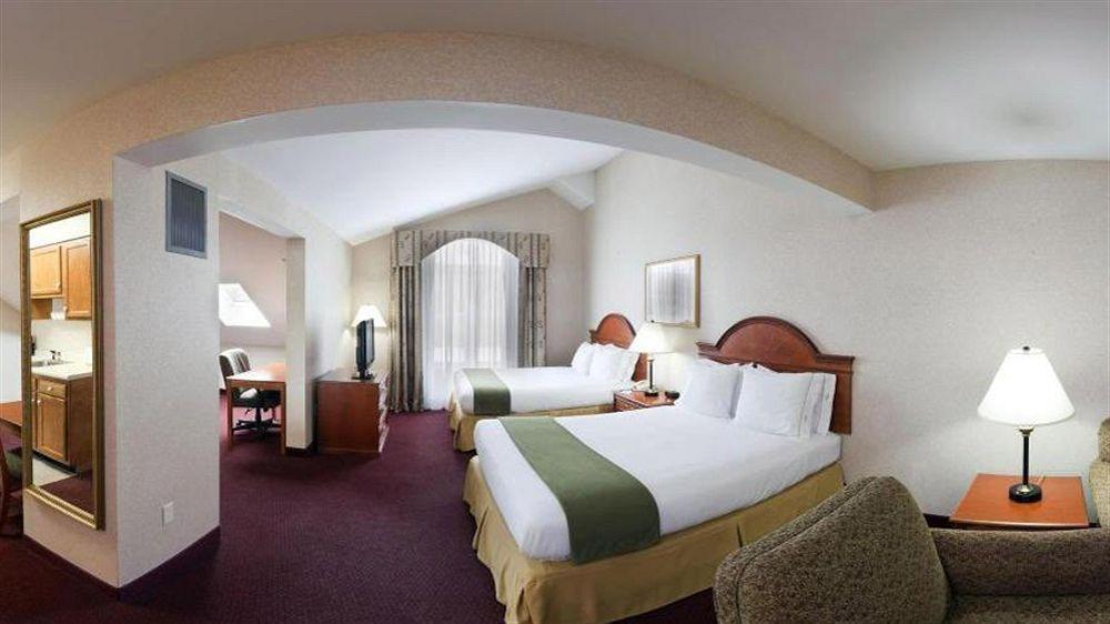 Holiday Inn Express Hotel & Suites White River Junction By Ihg Exterior photo