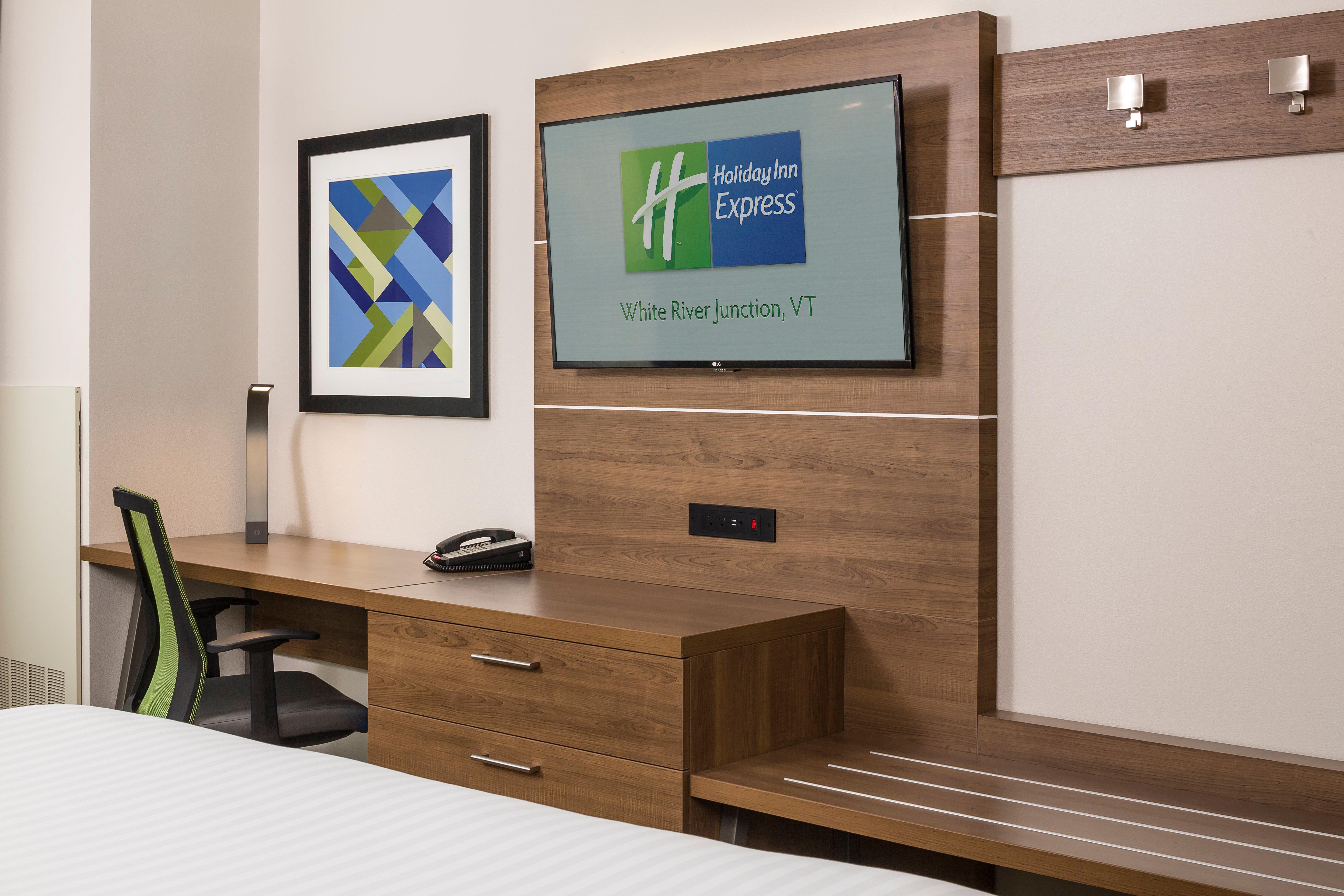 Holiday Inn Express Hotel & Suites White River Junction By Ihg Exterior photo