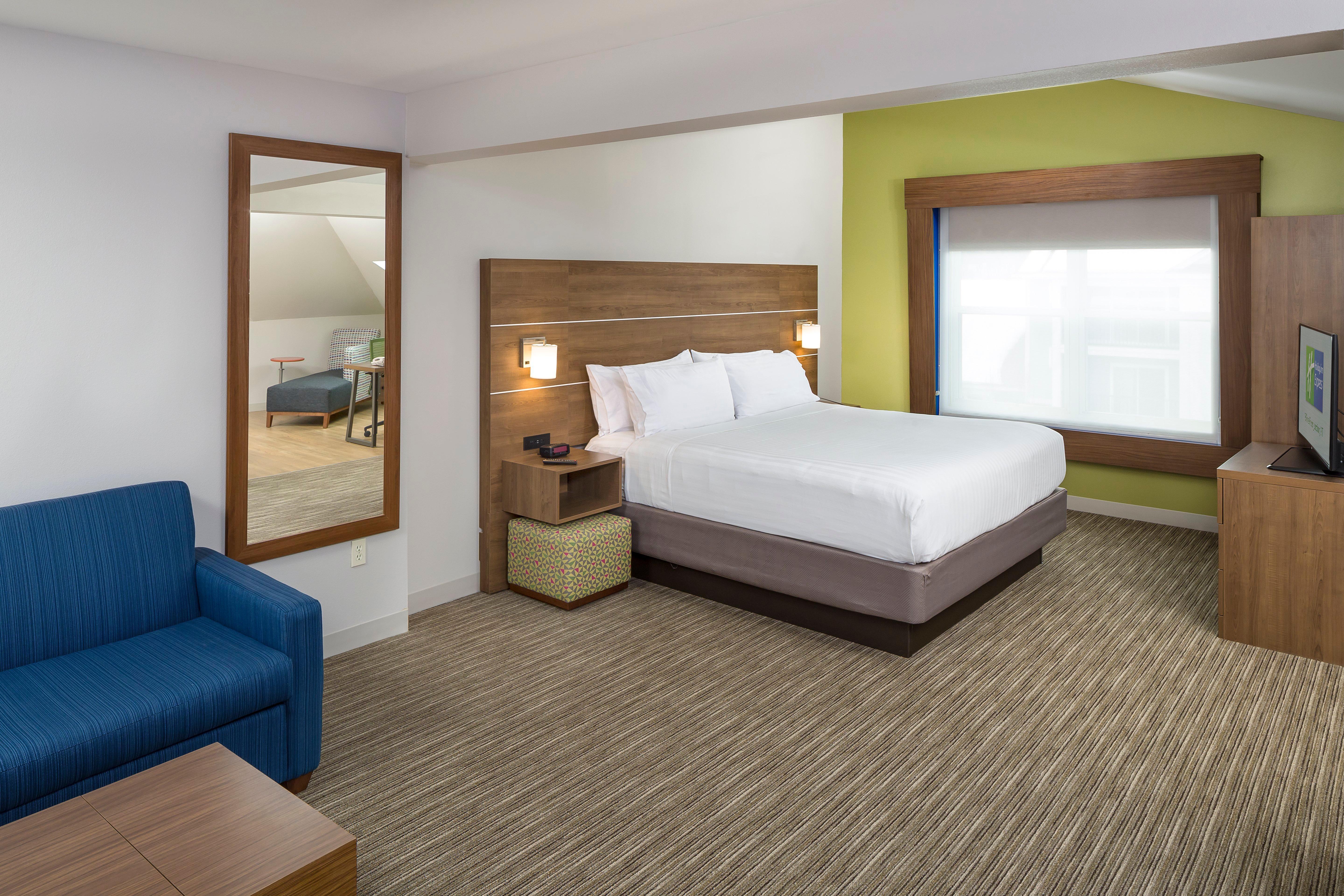 Holiday Inn Express Hotel & Suites White River Junction By Ihg Exterior photo