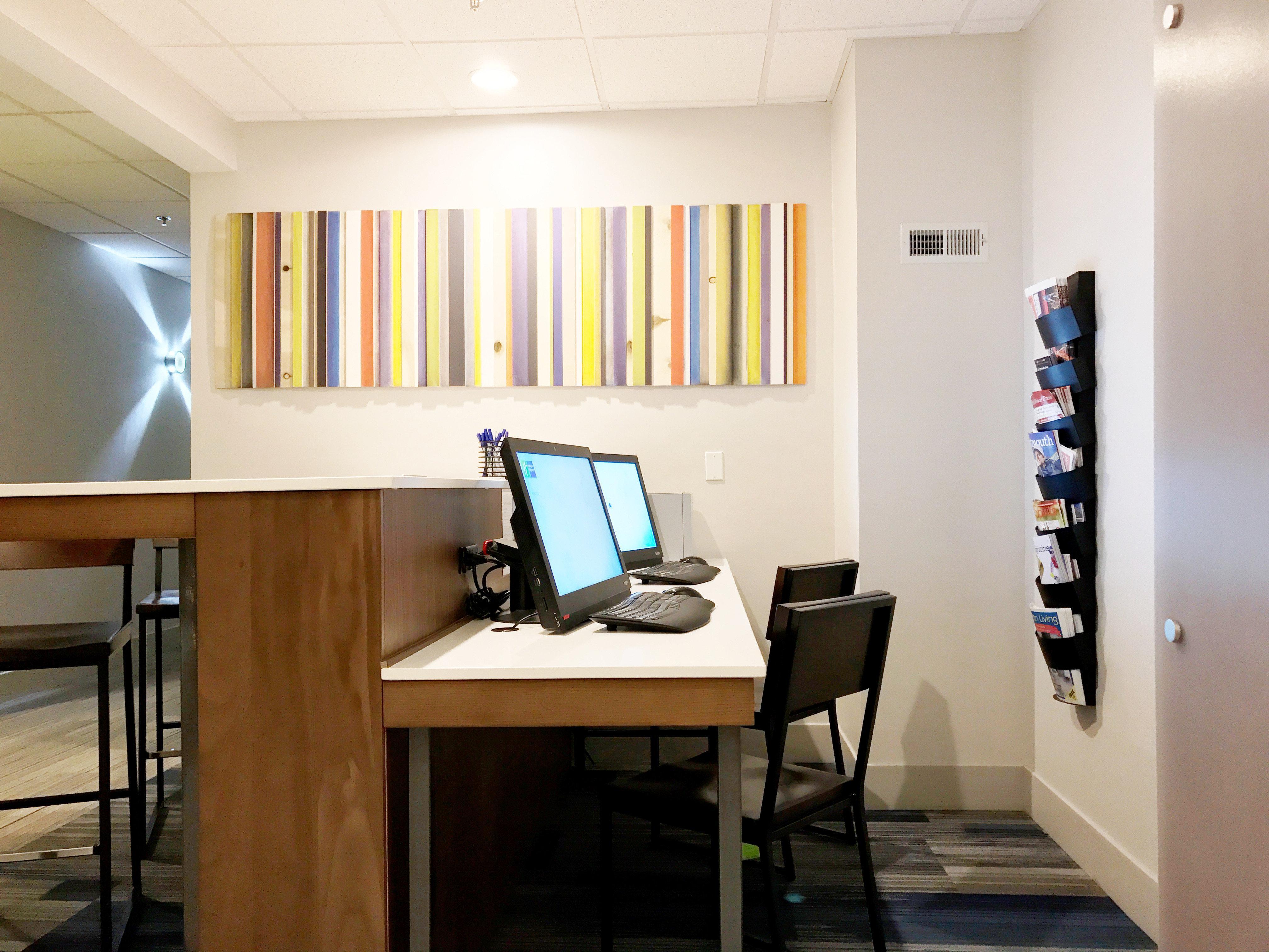 Holiday Inn Express Hotel & Suites White River Junction By Ihg Exterior photo