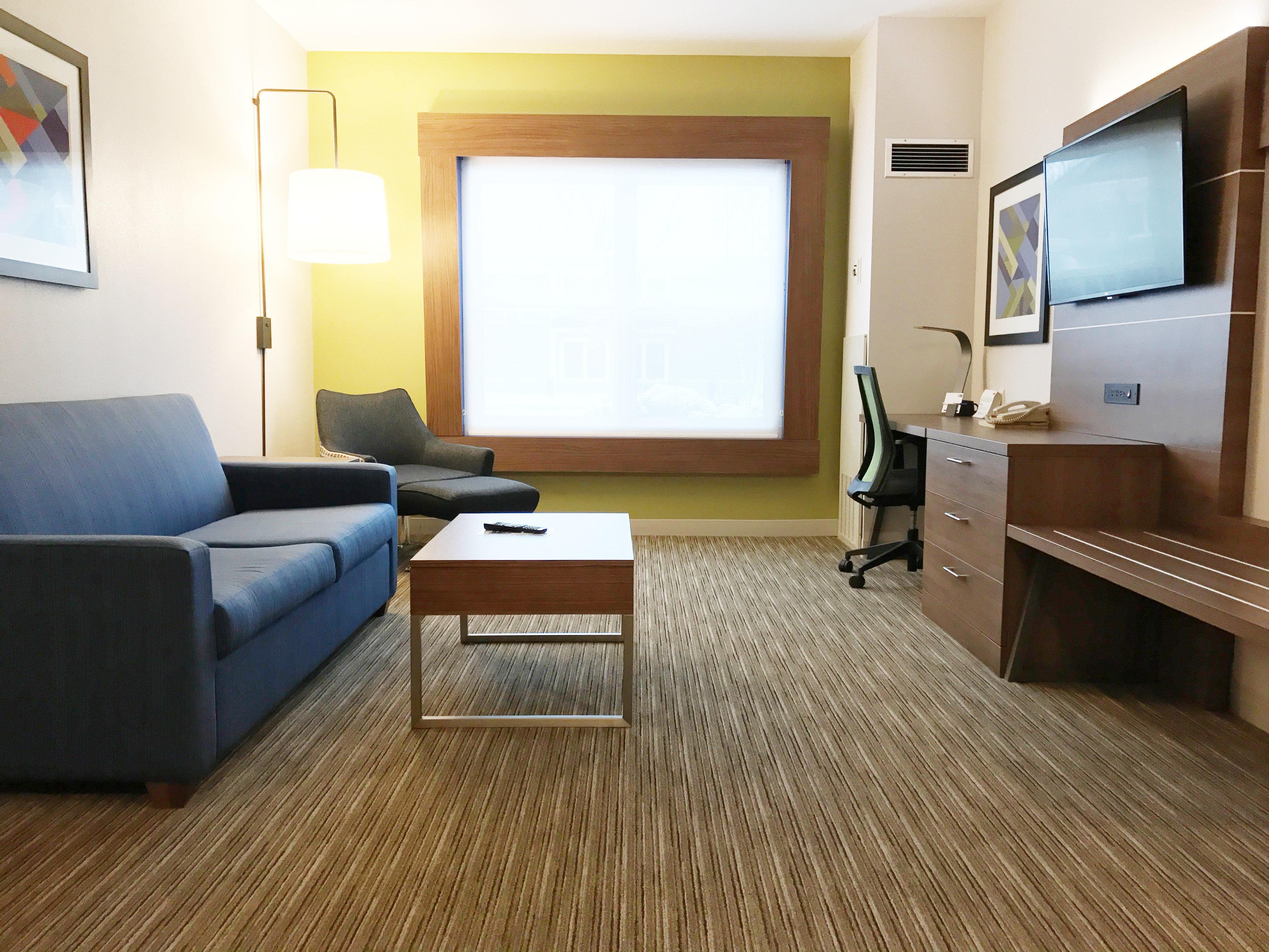 Holiday Inn Express Hotel & Suites White River Junction By Ihg Exterior photo
