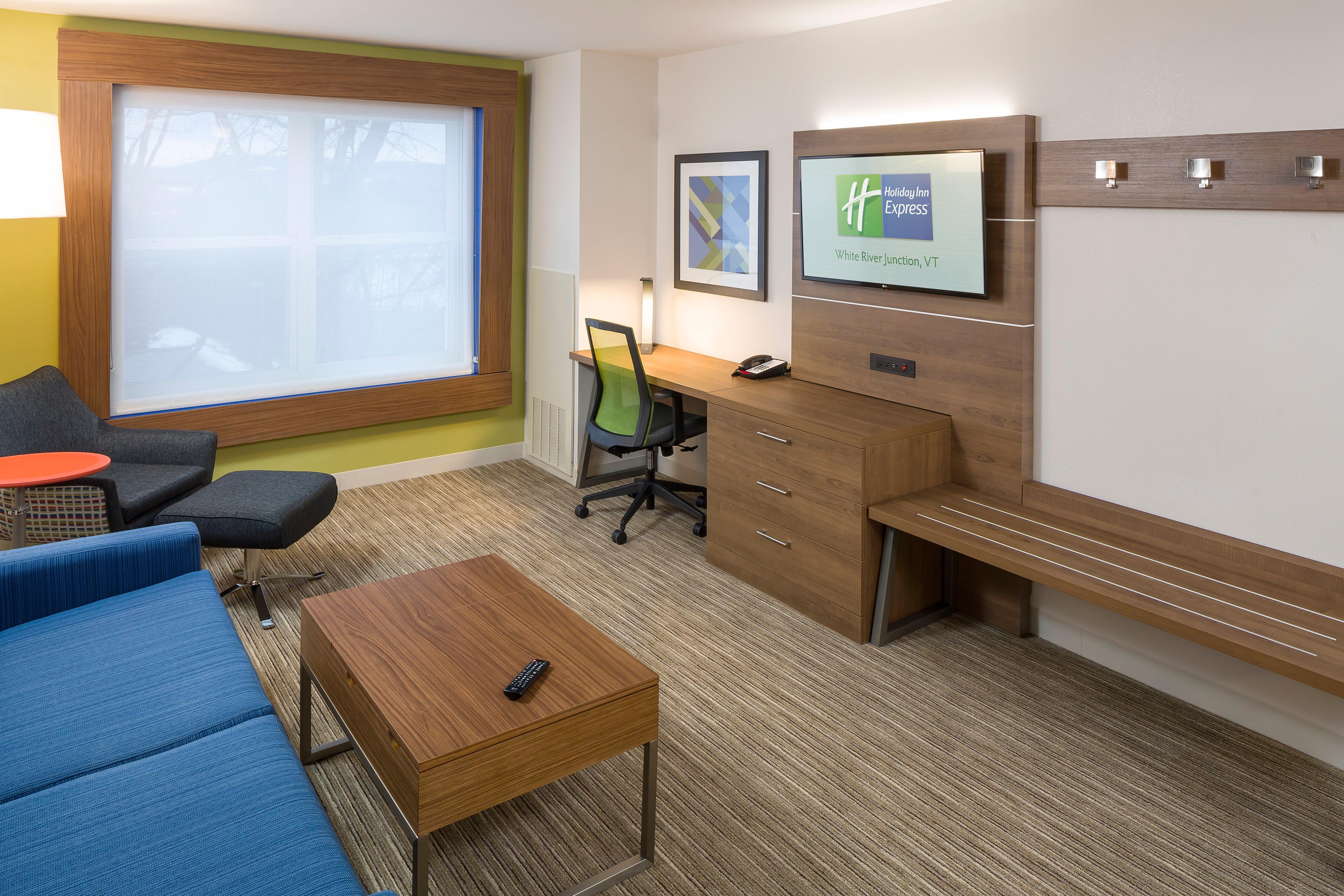 Holiday Inn Express Hotel & Suites White River Junction By Ihg Exterior photo