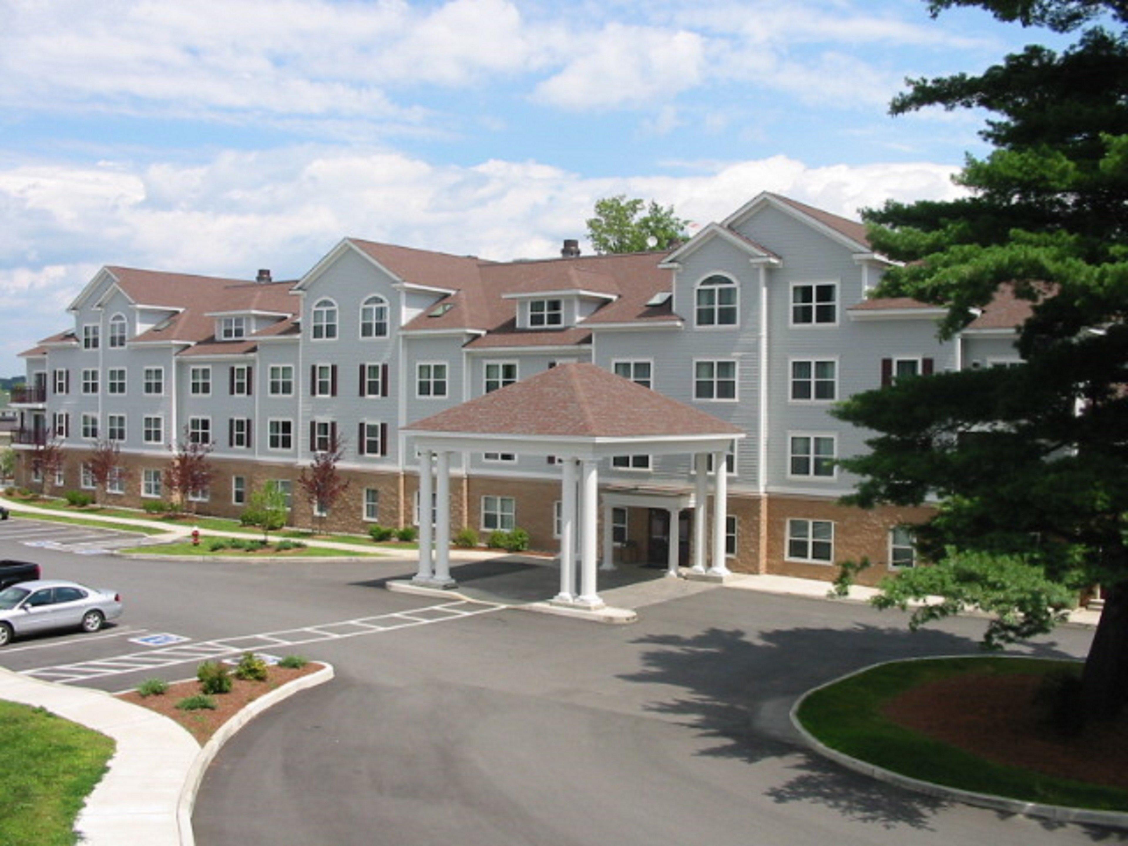 Holiday Inn Express Hotel & Suites White River Junction By Ihg Exterior photo