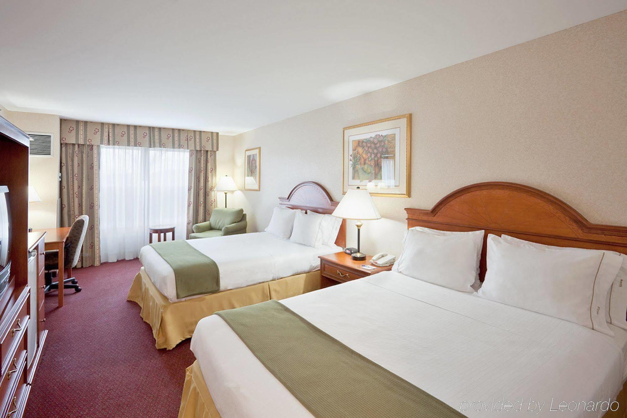 Holiday Inn Express Hotel & Suites White River Junction By Ihg Exterior photo