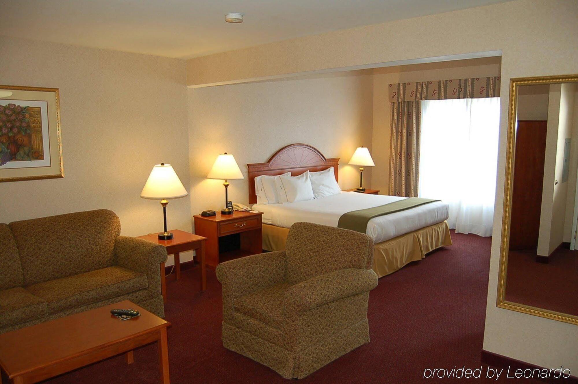 Holiday Inn Express Hotel & Suites White River Junction By Ihg Exterior photo
